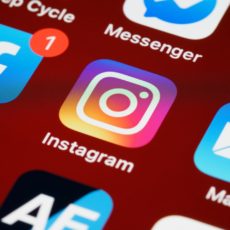 40% dos brasileiros compram pelas redes sociais, aponta CNDL/SPC Brasil